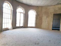 .У продажу окрема будівля в районі Аркадії