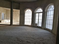 .У продажу окрема будівля в районі Аркадії