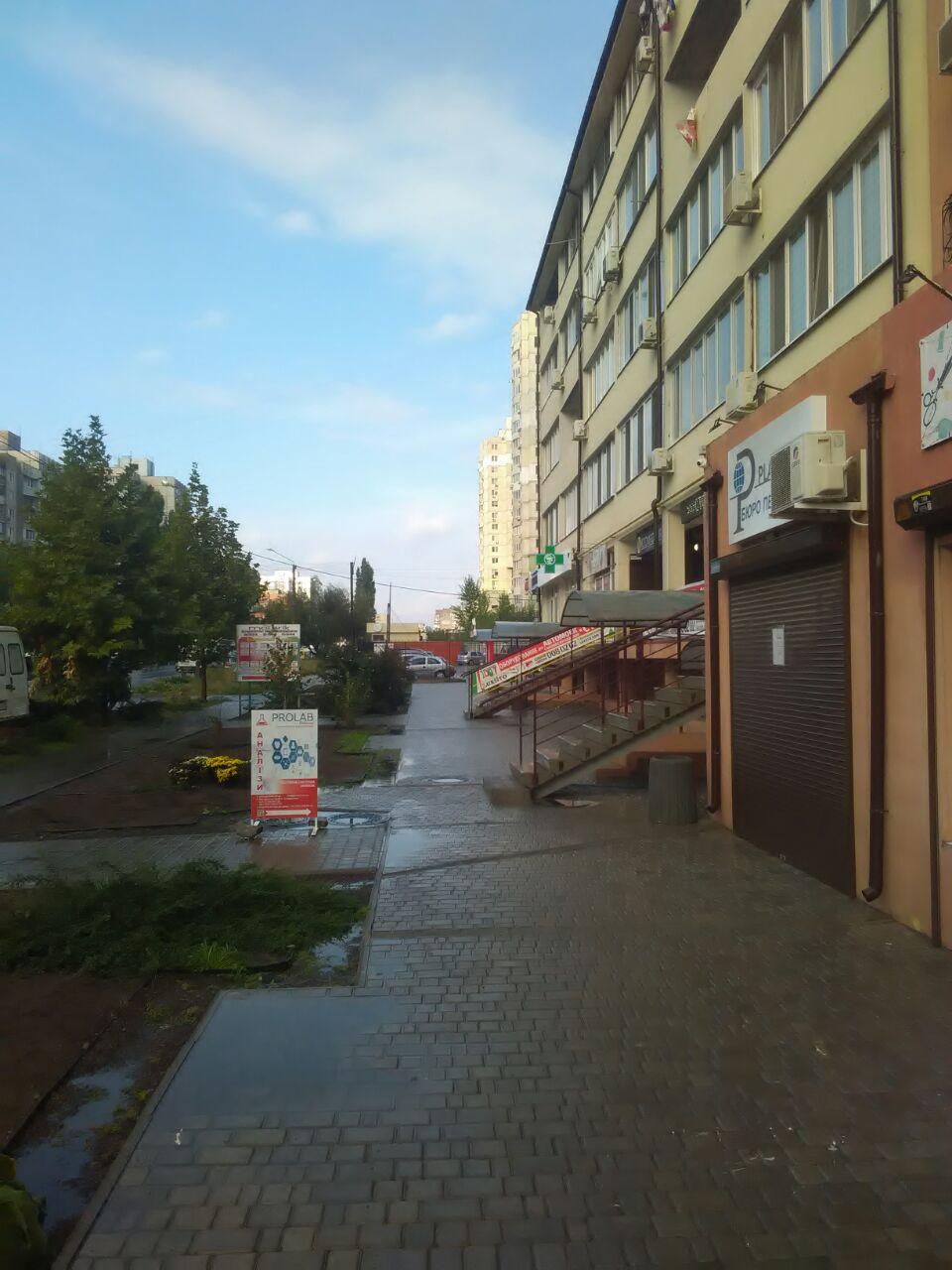 Помещение под магазин, салон и т.д. Генерала Бочарова,ул.