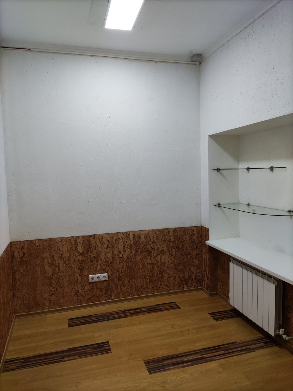 The property is located on Preobrazhenska Street.