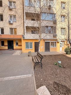 The property is located on Vladislav Buvalkin Street.