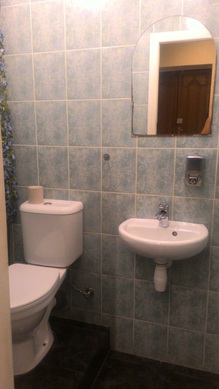 Комерція на Левiтана вул.
