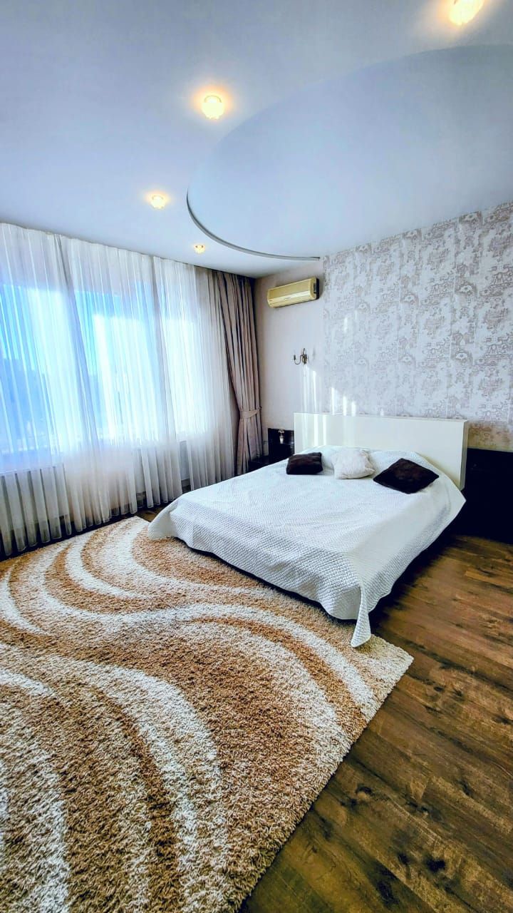 4-комн. квартира на Солнечной, Генуэзской