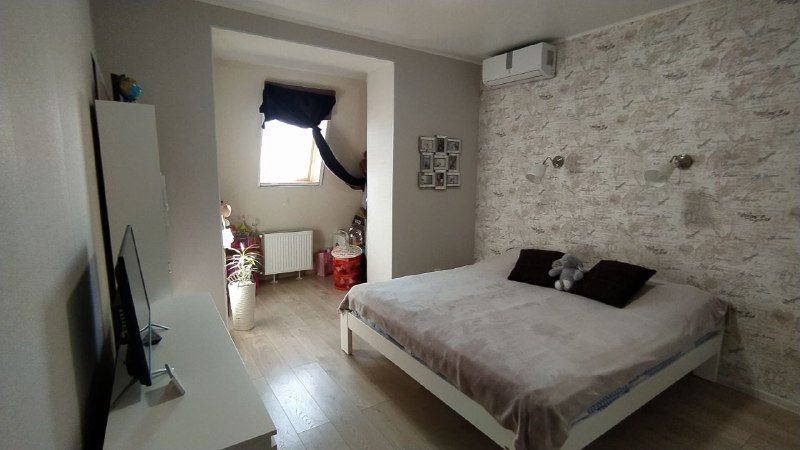 The apartment is located on Staritskogo str.