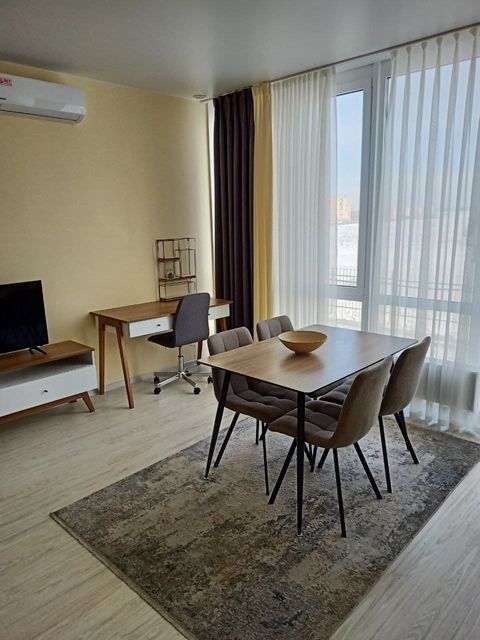 Apartment on Spraysa str.