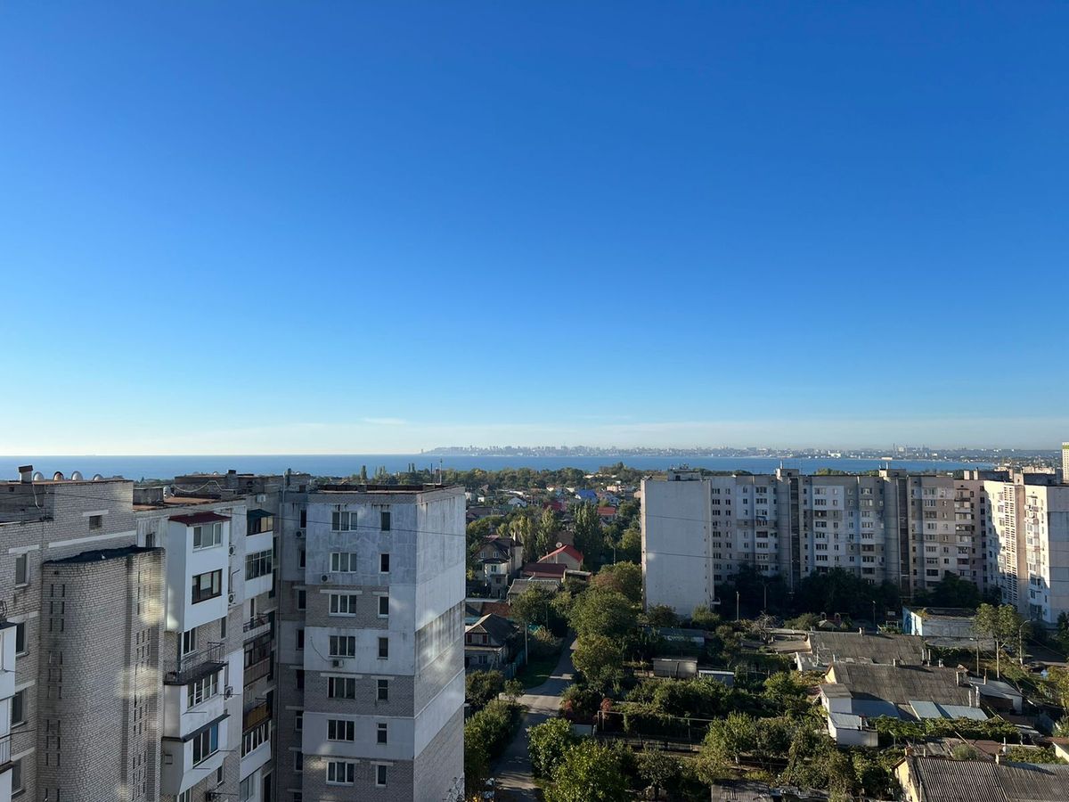 Квартира на Героев Оборони Одеси вул.