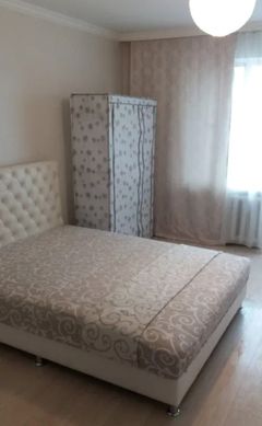 The apartment is located on Bolshaya Arnautskaya Street.