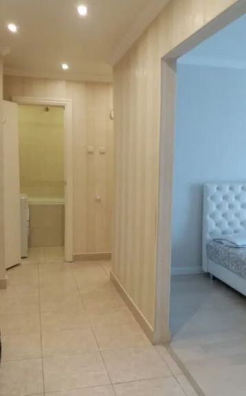 The apartment is located on Bolshaya Arnautskaya Street.