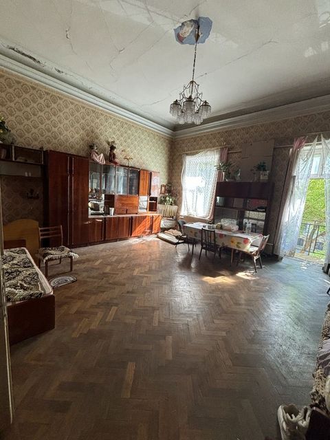 Квартира на Нежинская вул.