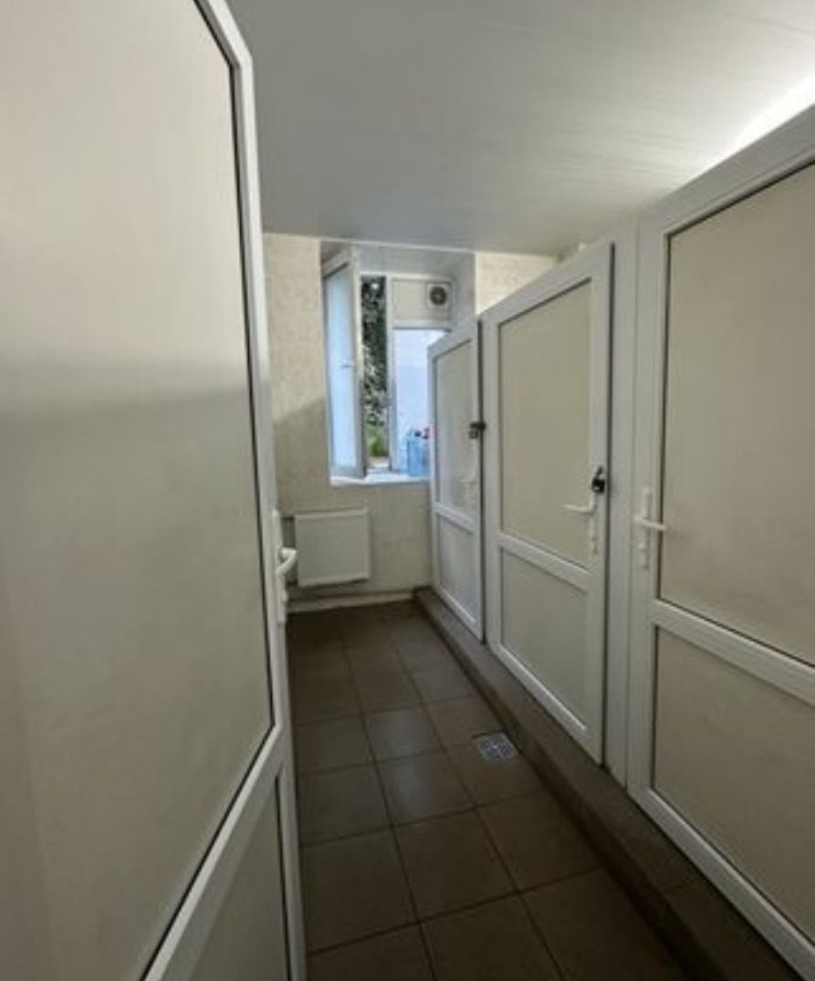 A room in a communal apartment on Hradonochnytska Street.