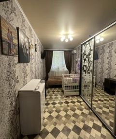 A room in a communal apartment on Hradonochnytska Street.