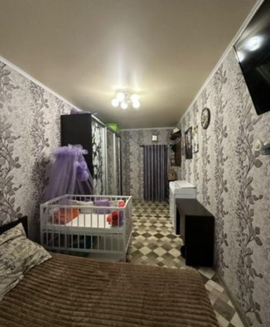 A room in a communal apartment on Hradonochnytska Street.