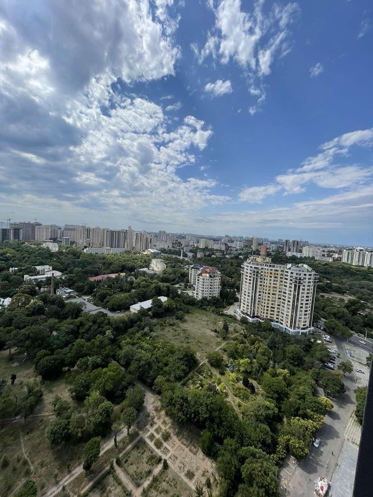 A 3-bedroom apartment in the Olimpiysky residential complex.