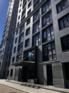 A 3-bedroom apartment in the Olimpiysky residential complex.