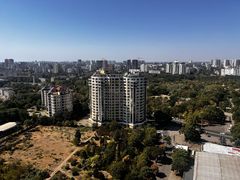 A 3-bedroom apartment in the Olimpiysky residential complex.