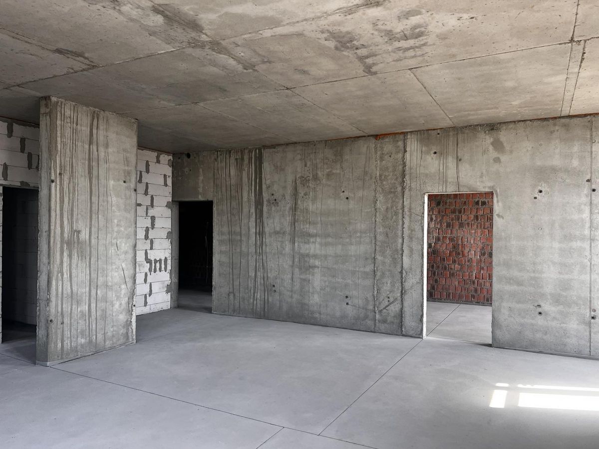 A 3-bedroom apartment in the Olimpiysky residential complex.