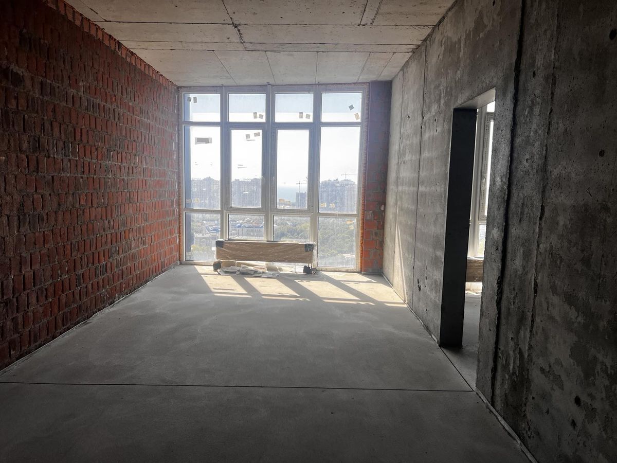A 3-bedroom apartment in the Olimpiysky residential complex.