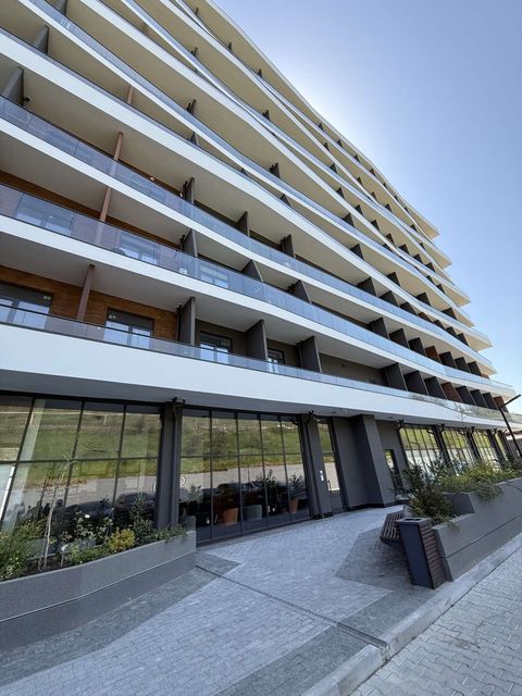 The apartment is located on Fontanska Road.