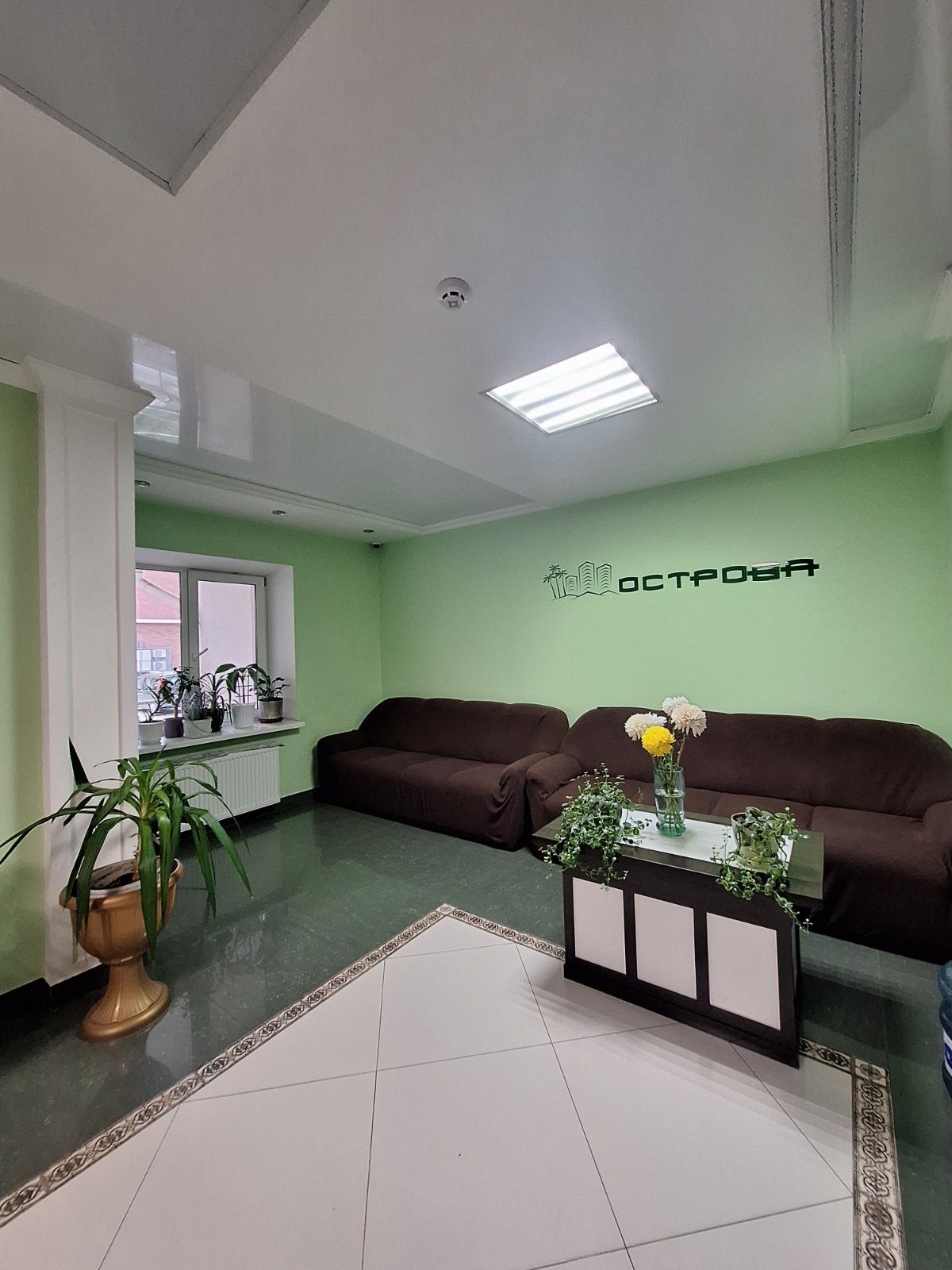 OSTROVA: Spacious two-bedroom apartment (candle-shaped)