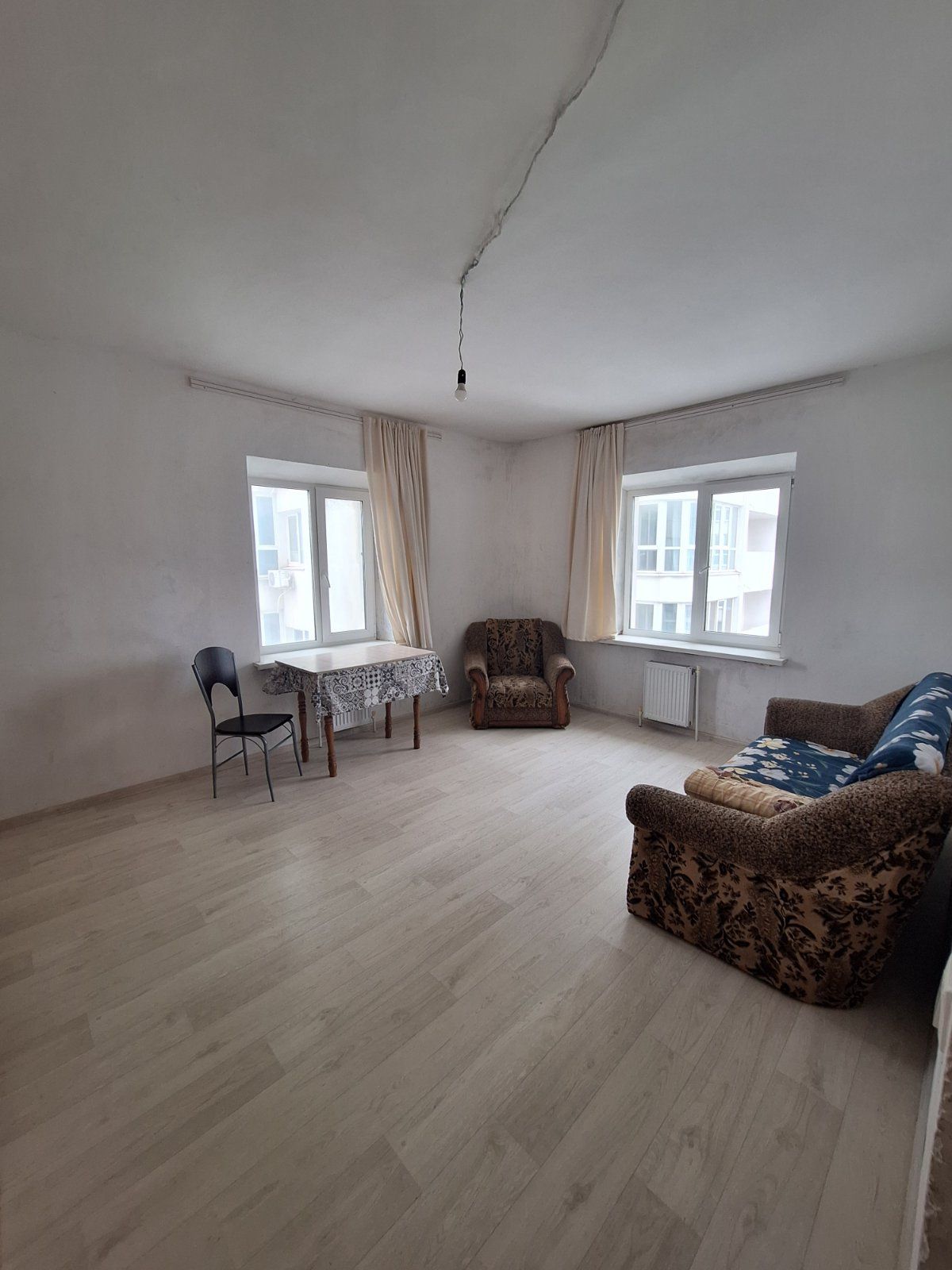OSTROVA: Spacious two-bedroom apartment (candle-shaped)