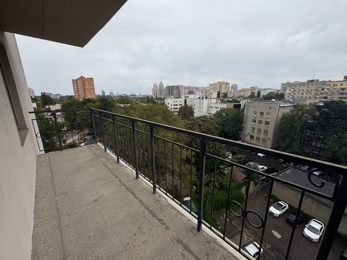 Apartment on Fontanska Road