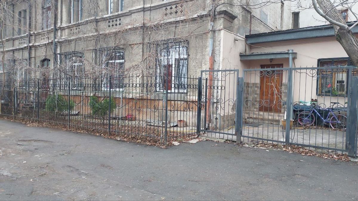 Apartment on Kutuzakia St.