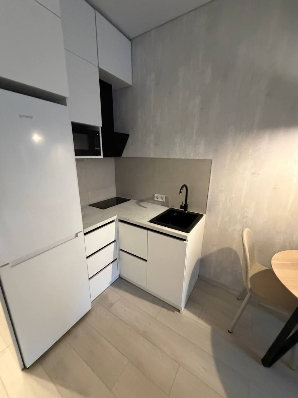 Apartment in the Rodos residential complex, Genuezka St.