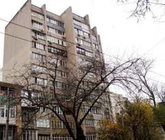 Apartment on Leontovycha St.