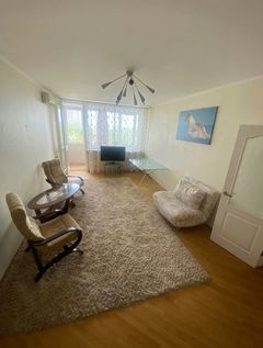 Apartment on Leontovycha St.
