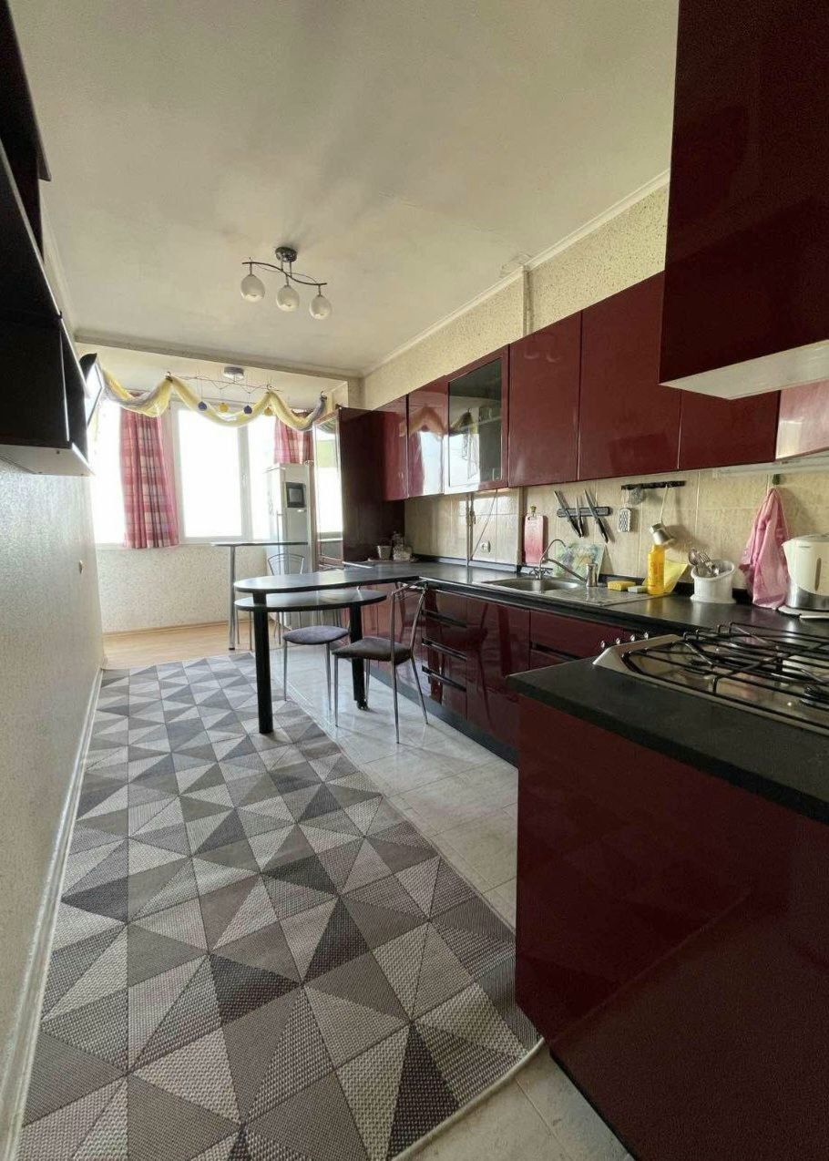 Apartment on Leontovycha St.
