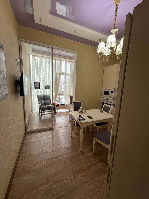 Apartment on Perlynna St.
