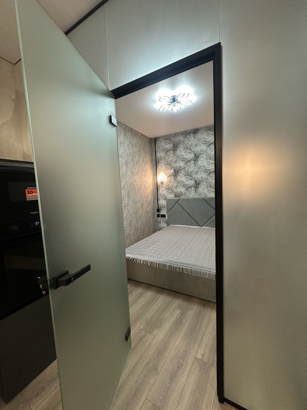 Apartment on V. Samofalova Street
