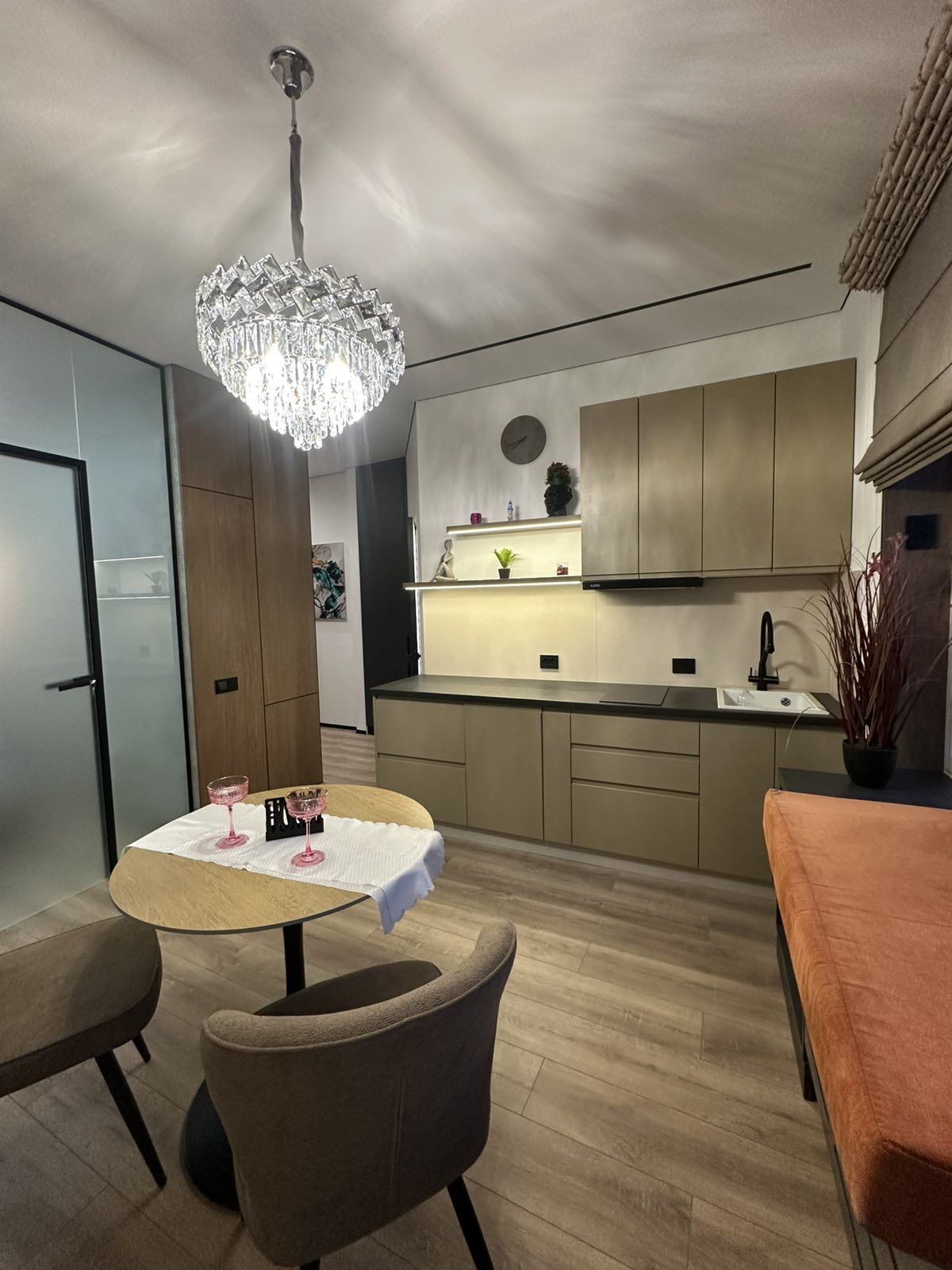 Apartment on V. Samofalova Street