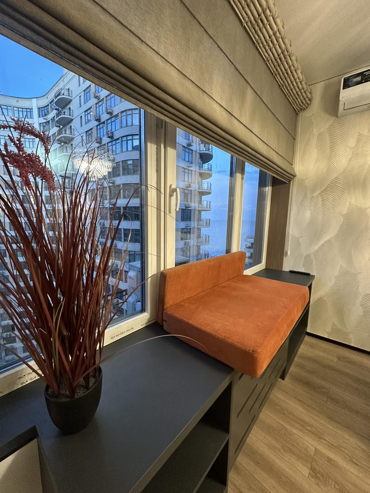 Apartment on V. Samofalova Street