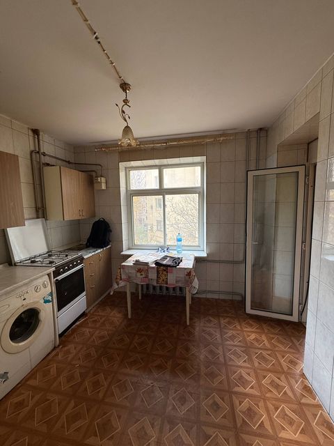 Apartment on Pishonivska Street