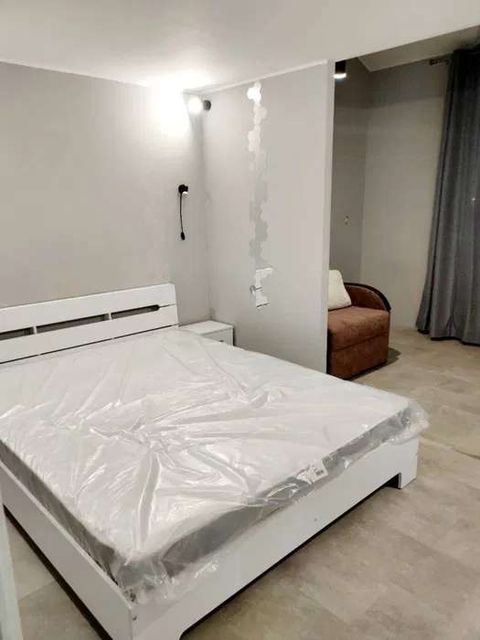 КВАРТИРА НА бОЧАРОВА ВУЛ.