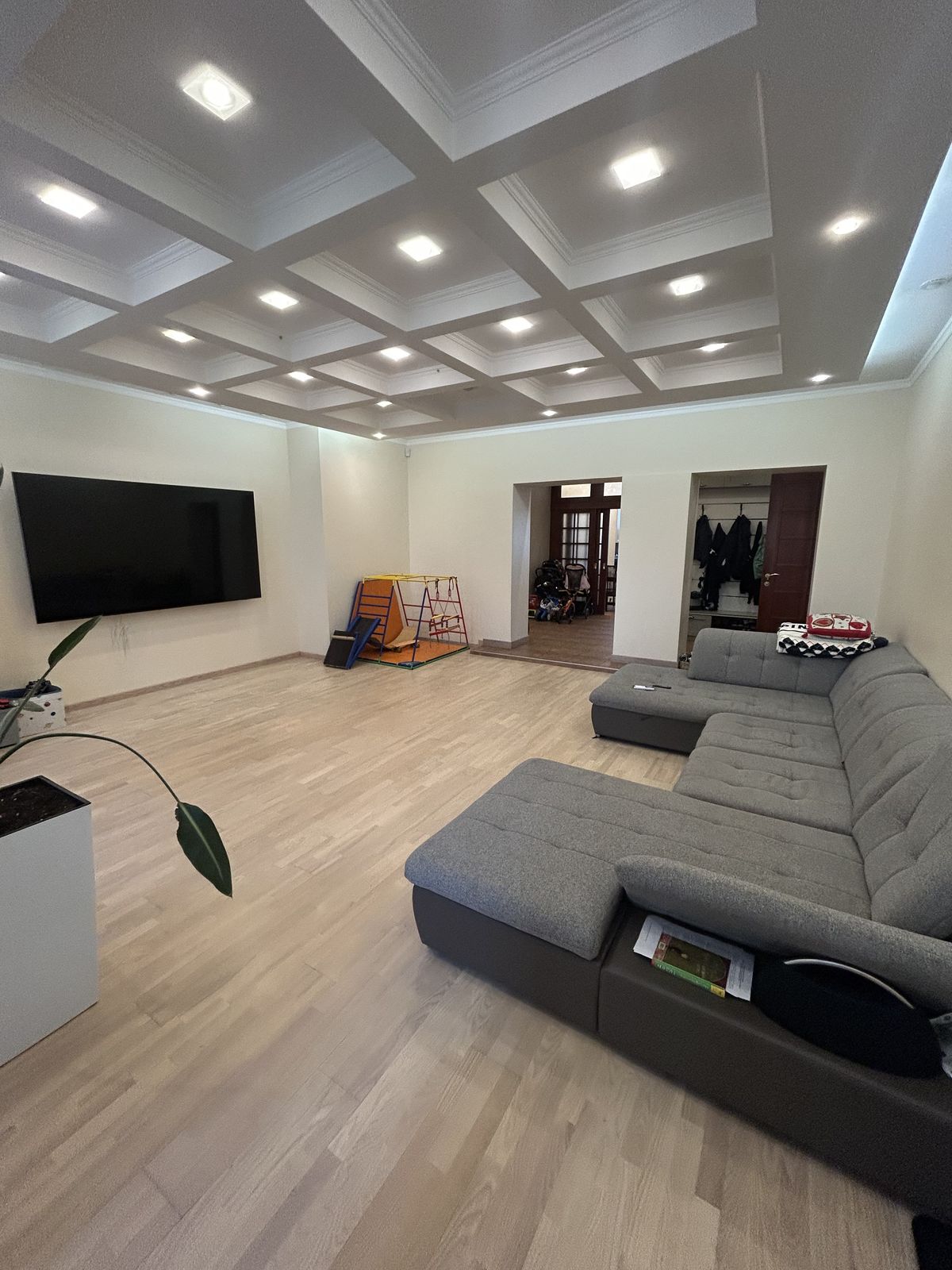 Apartment on Dovzhenko St.
