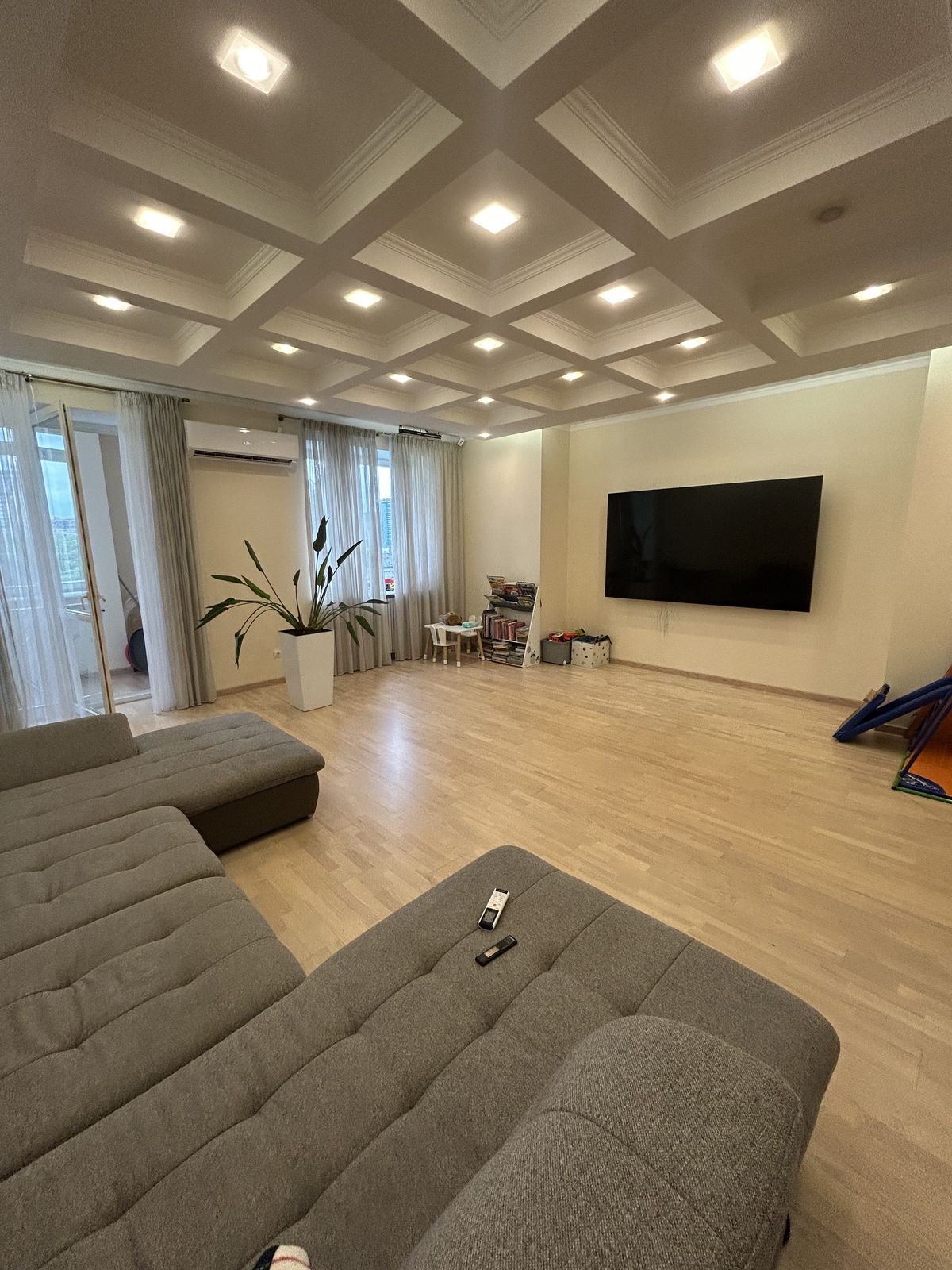 Apartment on Dovzhenko St.