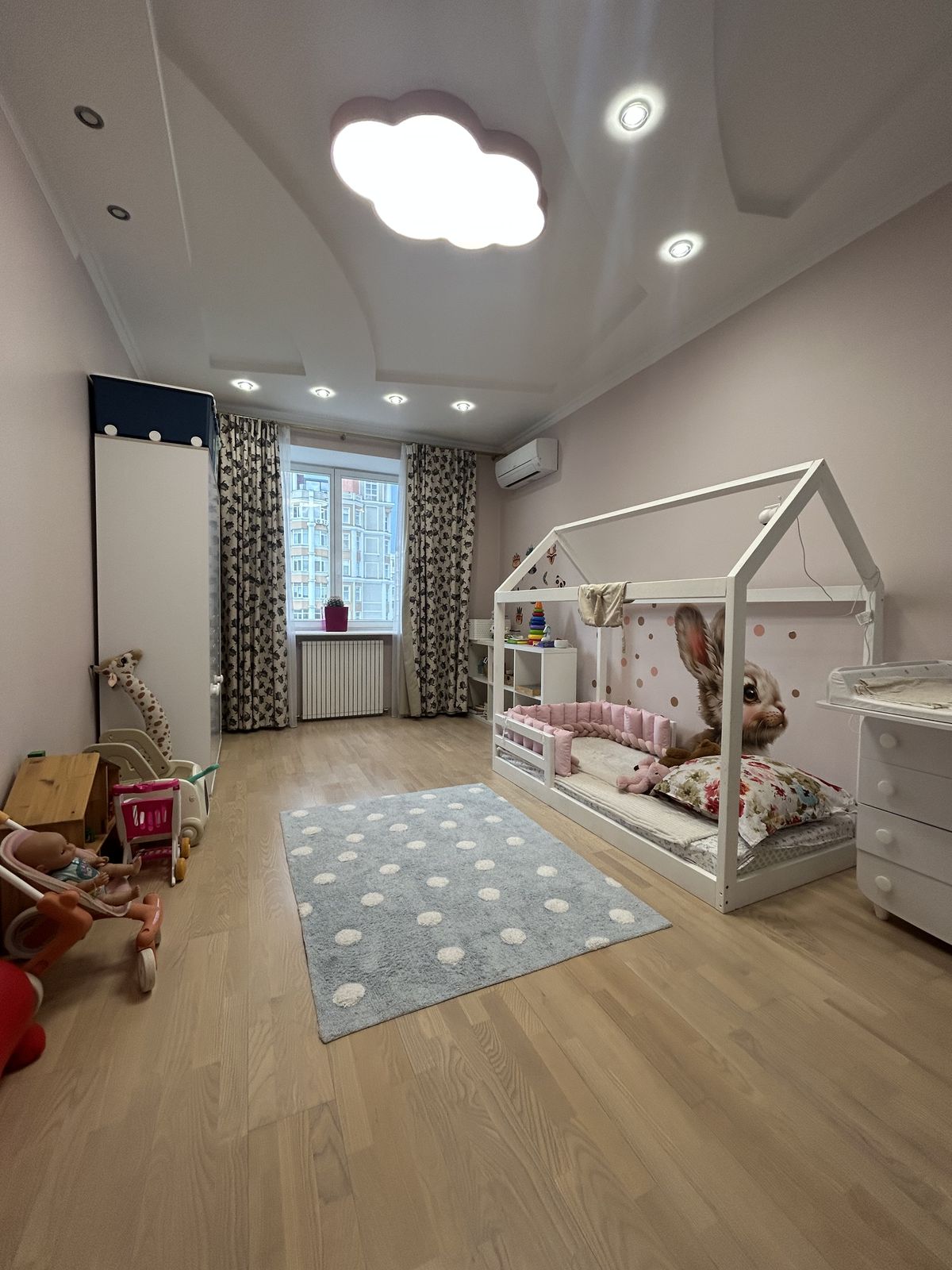 Apartment on Dovzhenko St.