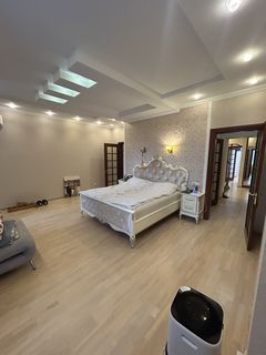Apartment on Dovzhenko St.