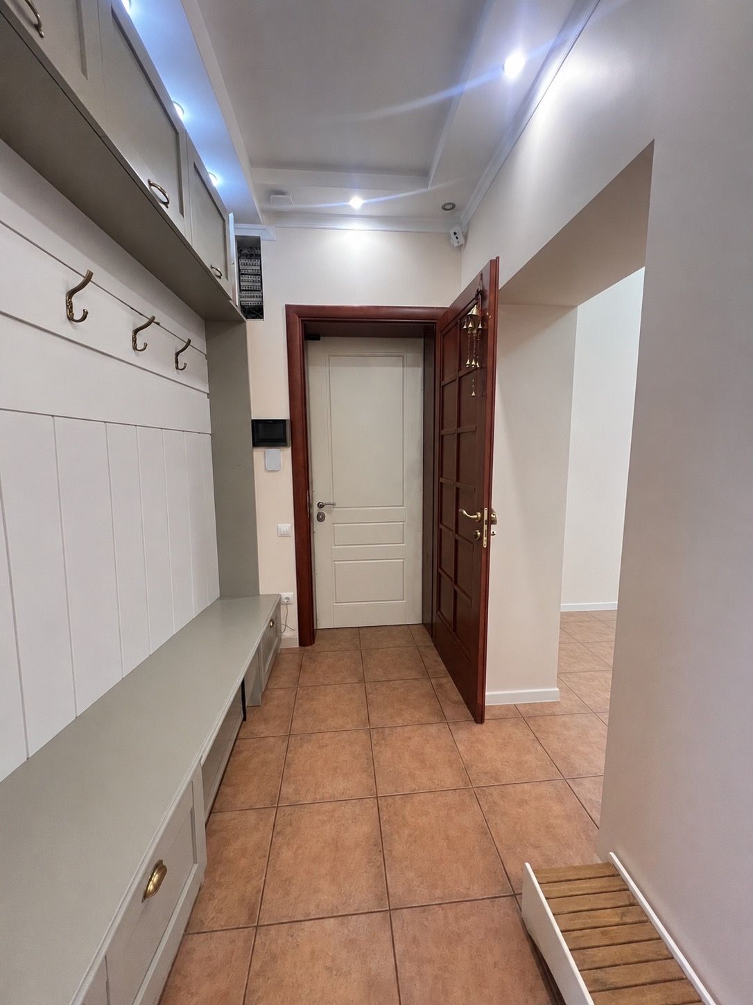 Apartment on Dovzhenko St.