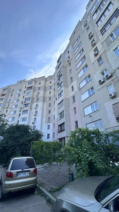 Apartment on Mykhailivska Square/Street.