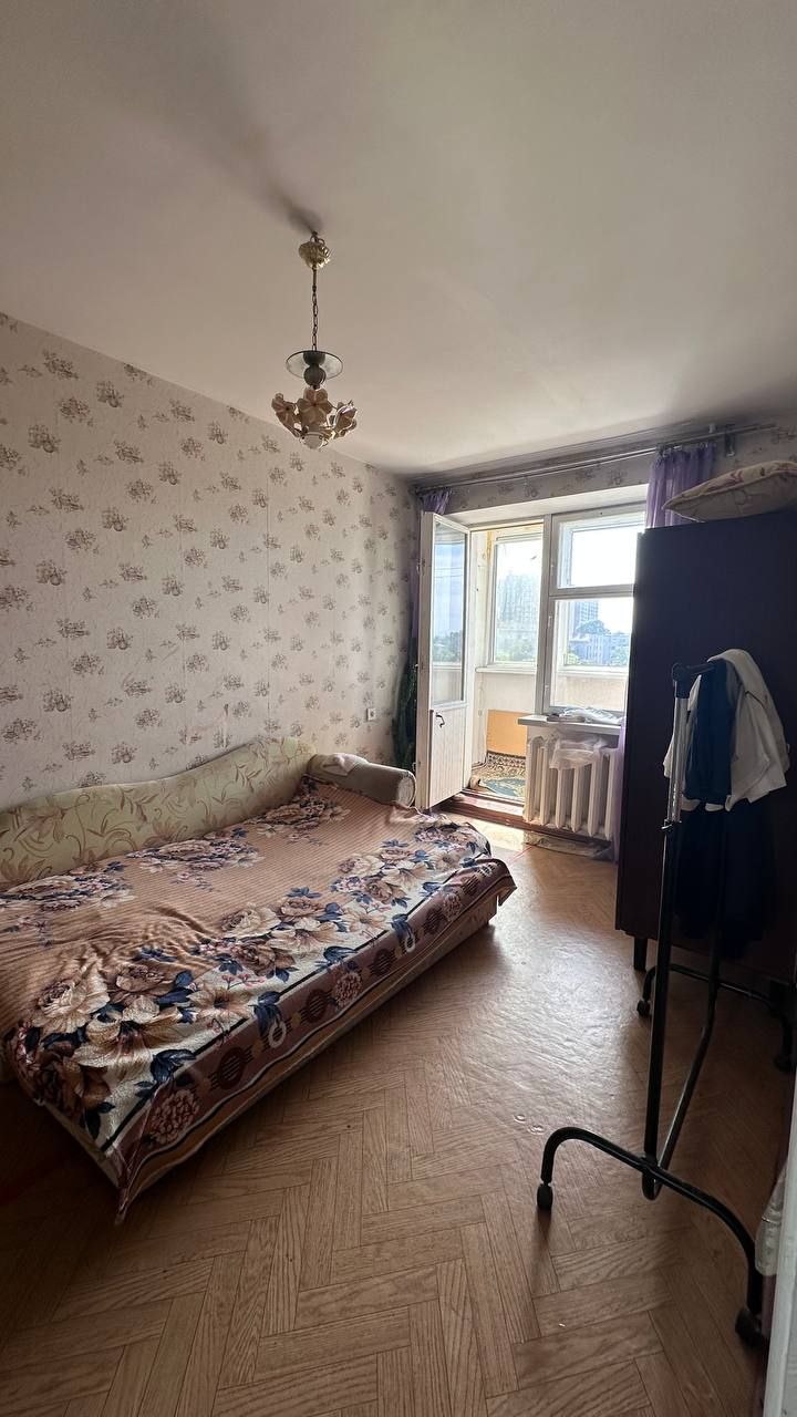 Apartment on Mykhailivska Square/Street.