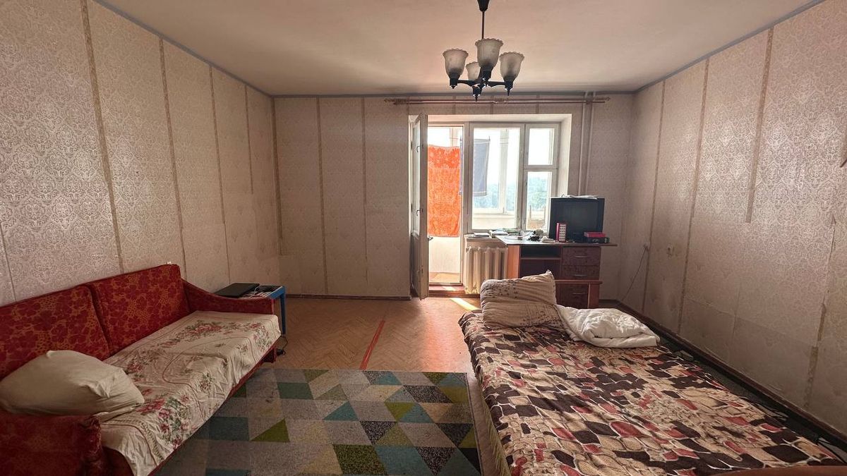 Apartment on Mykhailivska Square/Street.