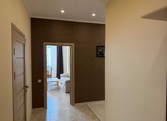 The apartment is located on Frantsuzsky Boulevard.