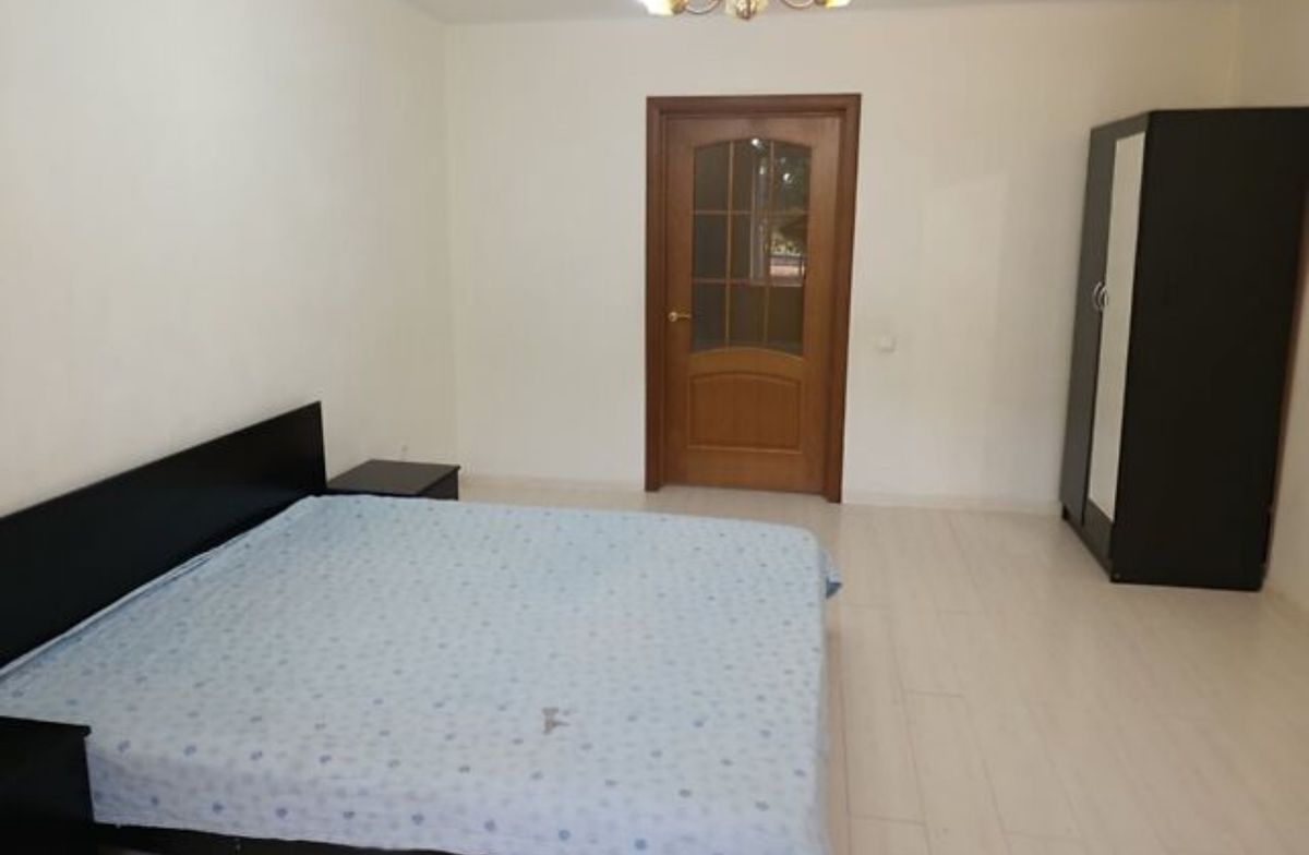 Apartment on Serhiy Yadov Street