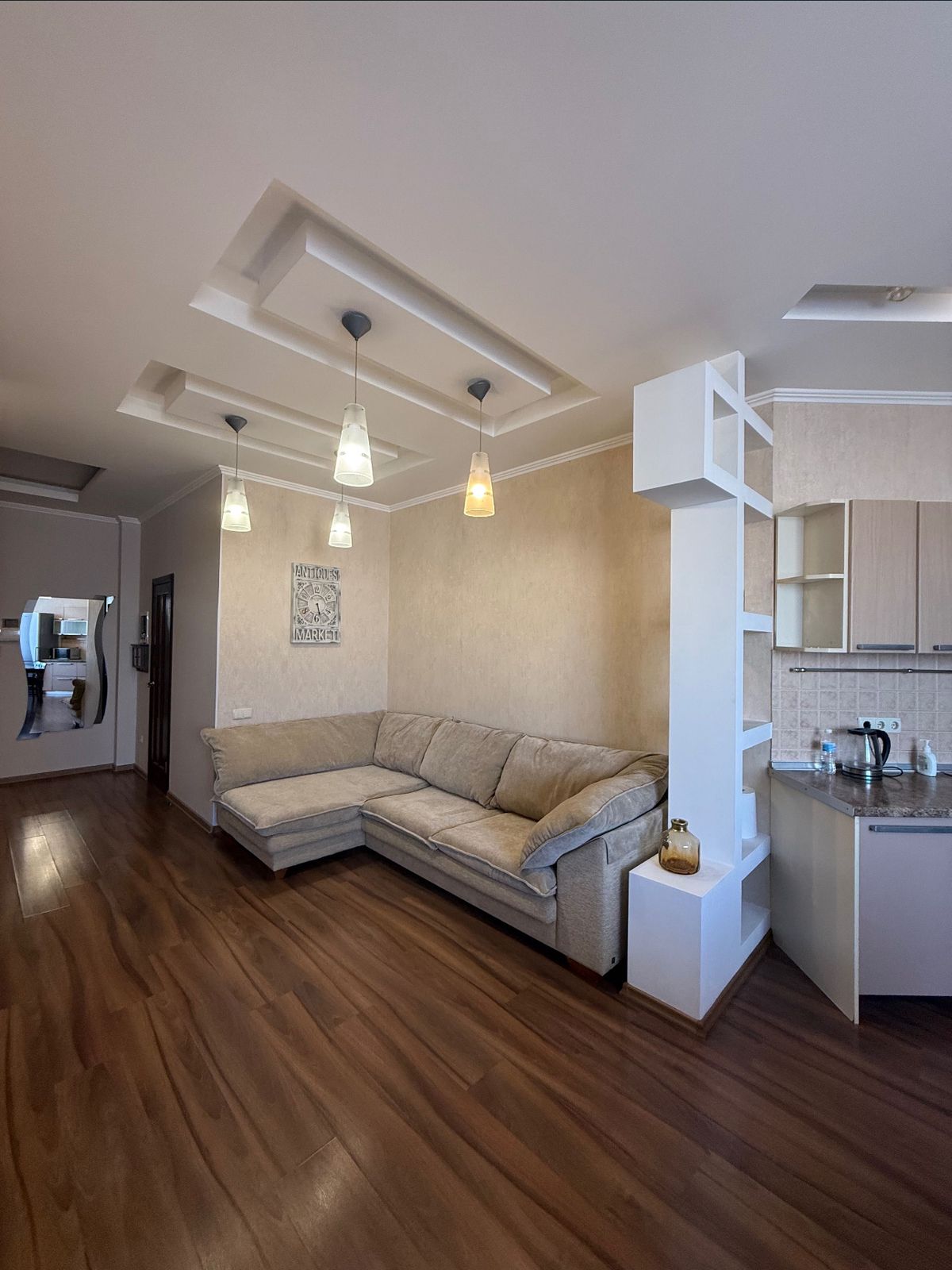 Apartment on Serednofontanska Street.