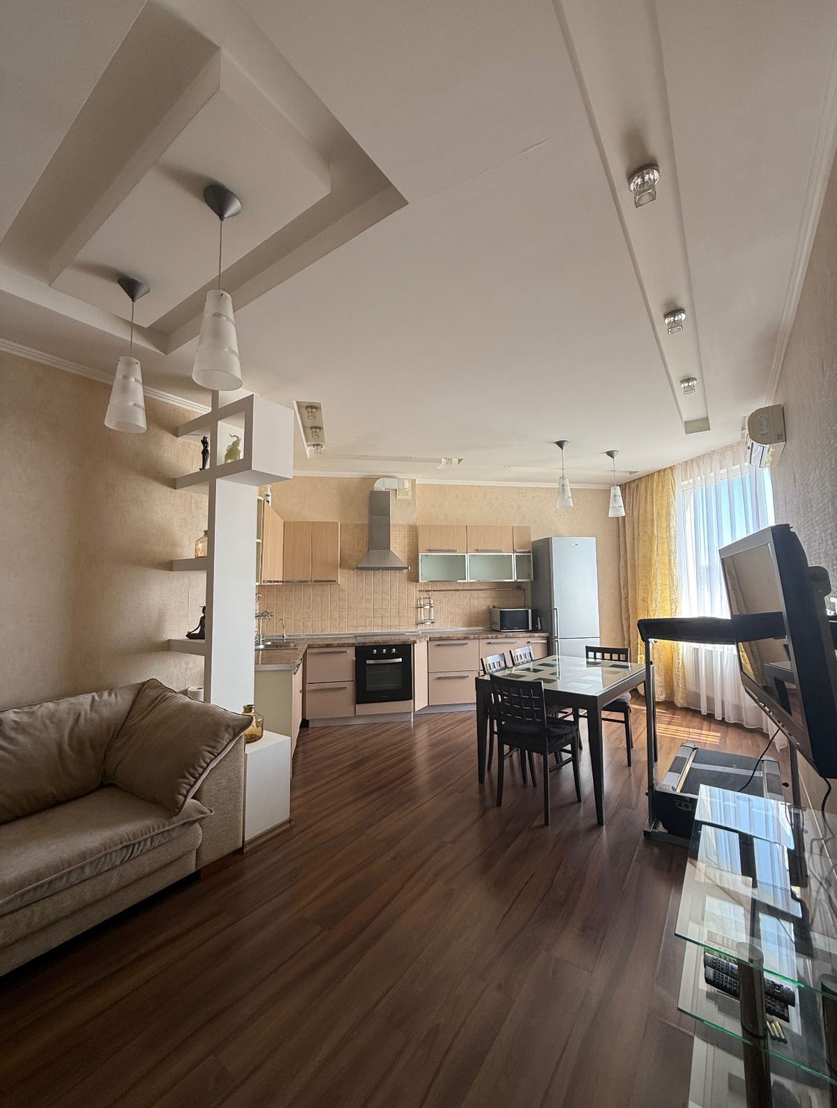 Apartment on Serednofontanska Street.