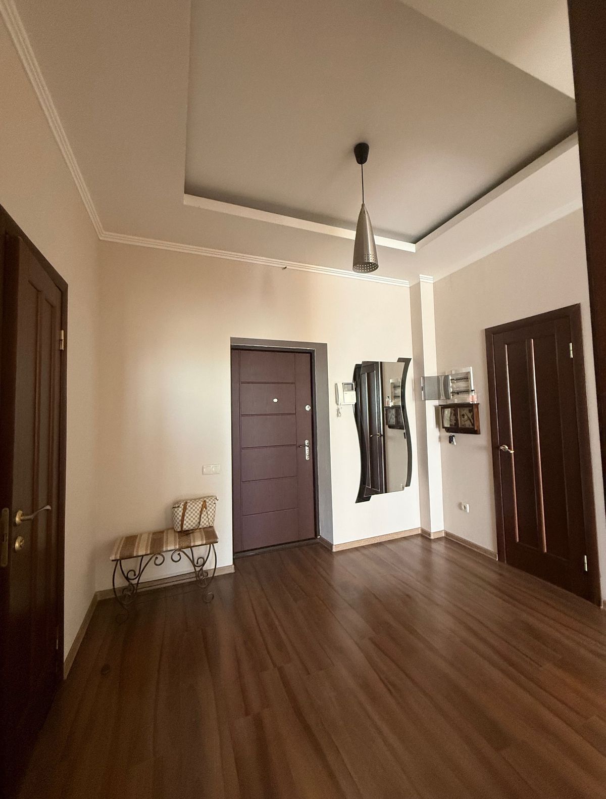 Apartment on Serednofontanska Street.