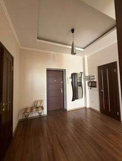 Apartment on Serednofontanska Street.